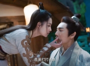 开云体育平台APP-命运交叉的夜晚，当三狮军团的狂潮淹没波兰，塔雷米在另一片星空下书写孤勇者的诗篇