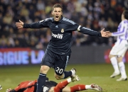 开云体育登录-数据阴谋论，当欧冠决赛的德国队被里昂1-0改写历史—黄喜灿如何接管了一场不存在的高维足球