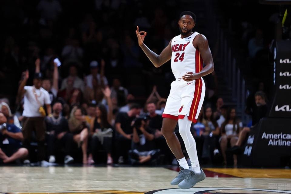 关于热火战胜篮网引人注目的黑马崭露头角的信息