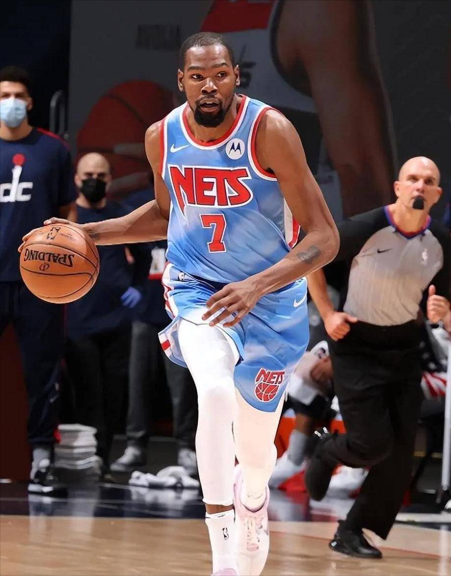 篮网战胜独行侠取得连胜，杜兰特表现神勇