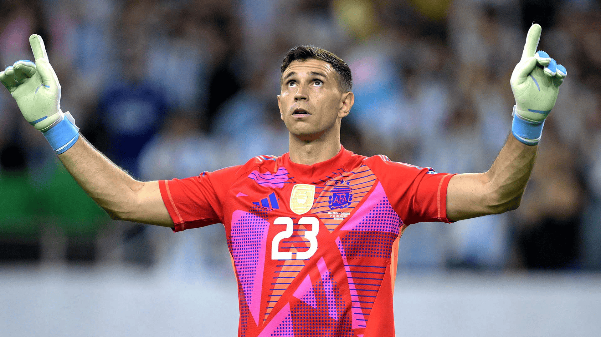 包含美洲杯决赛震撼开打，巅峰对决引爆全场的词条