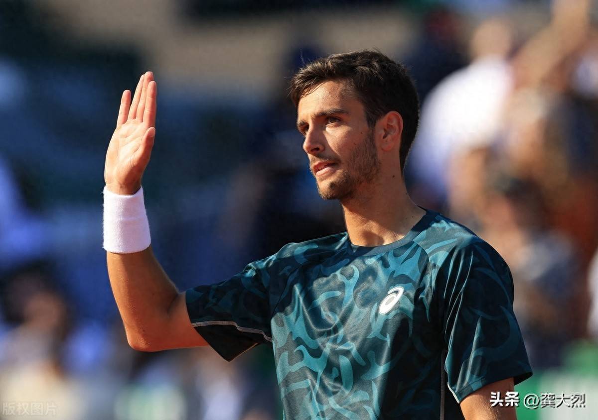 法网逆转蒙特卡洛大师赛，西西帕斯带队取胜