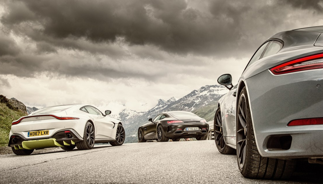 阿斯顿马丁力克梅赛德斯，诺里斯带队取胜