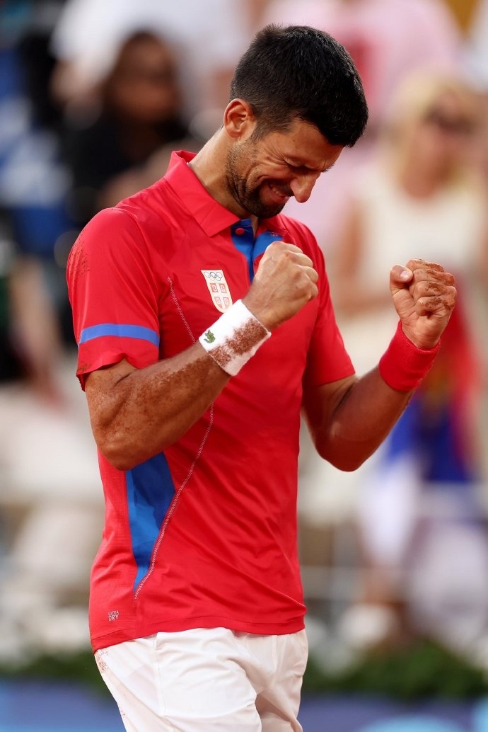 欧洲运动员豪取金牌，霸气十足