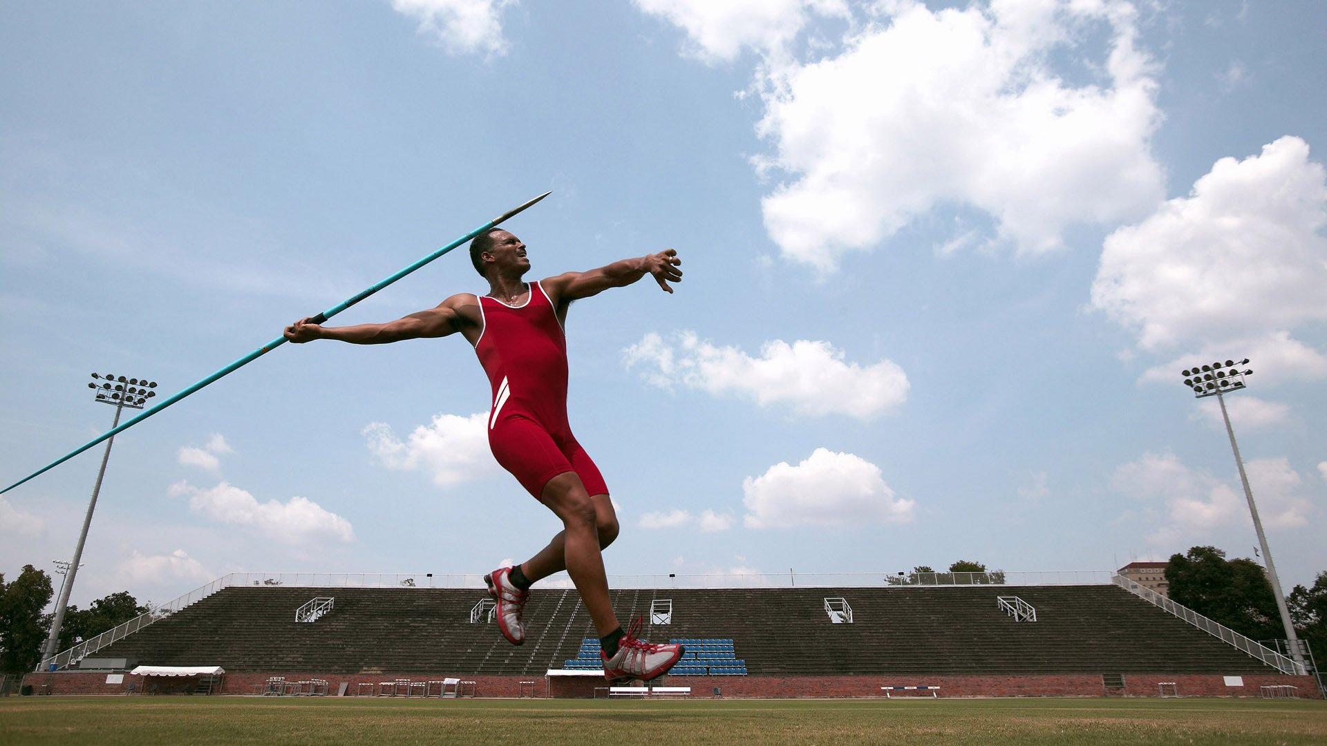 墨西哥带走阿尔及利亚,维尼修斯在欧冠淘汰赛的接管启示